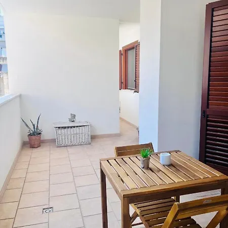 Happy アパート バーリ